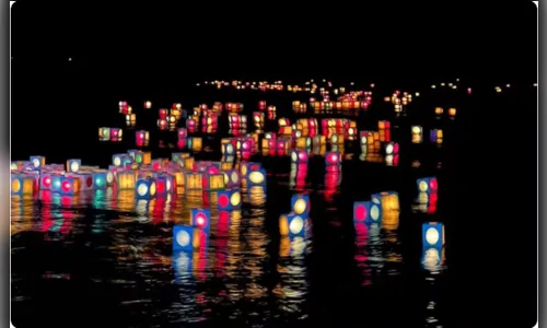 Ritual japonês em homenagem aos mortos ilumina represa do Paraná