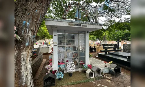 Jazigo de curandeiros em Arapongas atrai pedidos de milagre