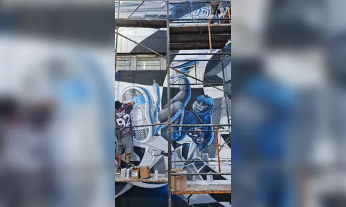 Graffiti de 25 metros reúne artistas de vários estados em Apucarana