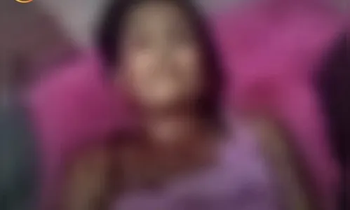 Mulher leva mais de dez tiros e finge de morta para escapar de ataque