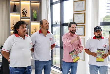 A promoção é do Clube do Carro Antigo de Arapongas, com apoio da Prefeitura