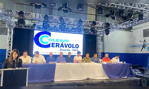 Vereadores de Apucarana fazem sessão itinerante no Colégio Cerávolo