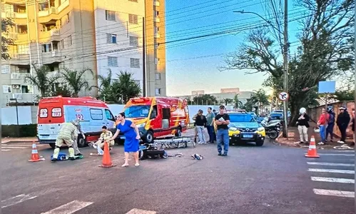 Jovem motociclista fica gravemente ferido em colisão em Arapongas