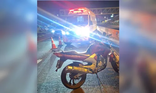 Motociclista de 19 anos fica ferido em colisão traseira na PR-445