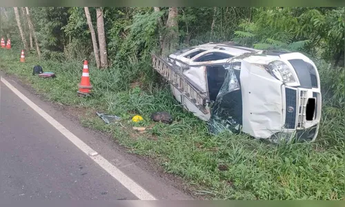 Motorista escapa ileso de capotamento na PR-487 em Manoel Ribas
