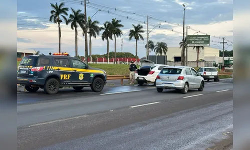 Acidente afeta trânsito nas imediações do 30º BIMec em Apucarana