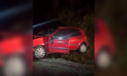 Carro capota entre Marilândia do Sul e Califórnia e deixa 3 feridos