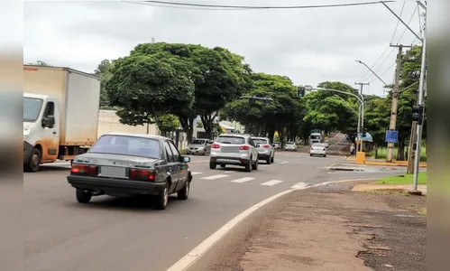 DNIT realiza serviços de sinalização viária em avenida de Apucarana