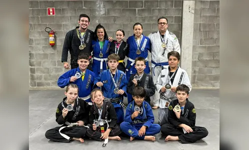 Atletas apucaranenses de jiu-jítsu se destacam em torneio no Moringão