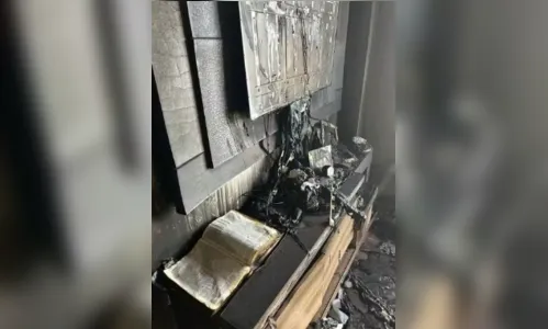 Bíblia fica quase intacta após incêndio destruir apartamento no RS