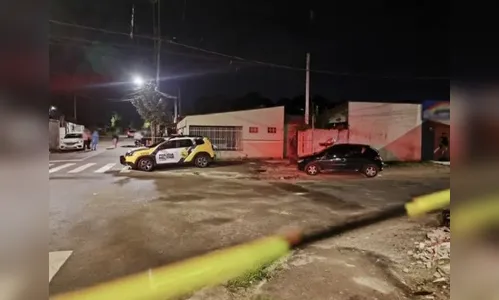 Mulher é morta a tiros enquanto cuidava de carro após pane mecânica