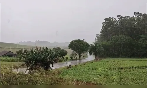 Ciclone extratropical chega ao Paraná com ventos até 73km/h