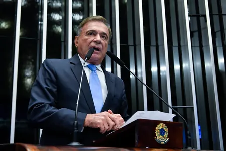 Ex-senador e ex-governador Álvaro Dias