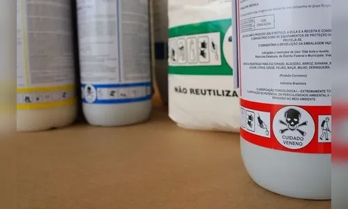 PM apreende Hilux com agrotóxicos contrabandeados em São João do Ivaí