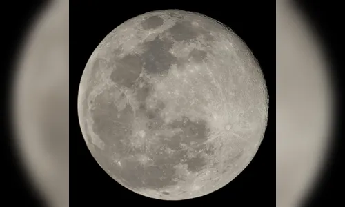 Com telescópio, professor de Apucarana registra imagem da Superlua