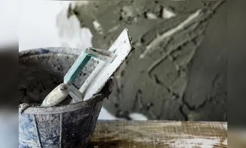 Porta, janelas e sacos de cimento: construção é furtada em Califórnia