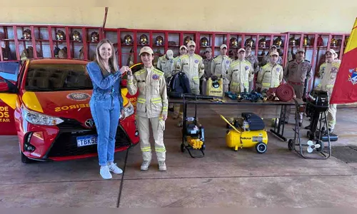 Prefeita entrega viatura e equipamentos aos Bombeiros de Ivaiporã