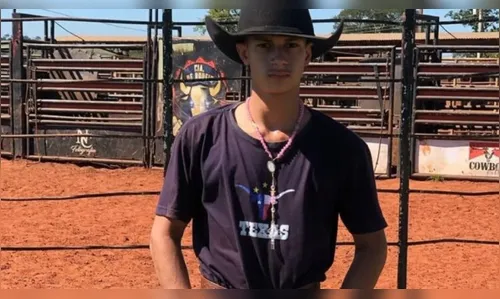 Peão de 18 anos morre após ser atingido por touro em rodeio