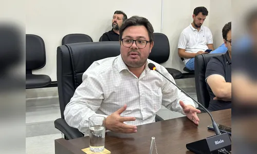 Lucas Leugi protocola denúncia contra Aserfa no MP de Apucarana