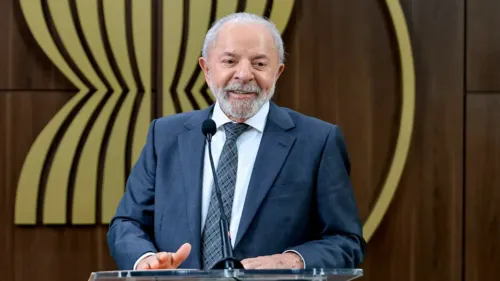 Lula conversou com jornalistas ao final de sua viagem pela Indonésia