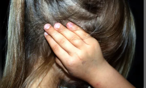 Menina grita ao ser chamada para 'atrás de caminhão' em Sabáudia