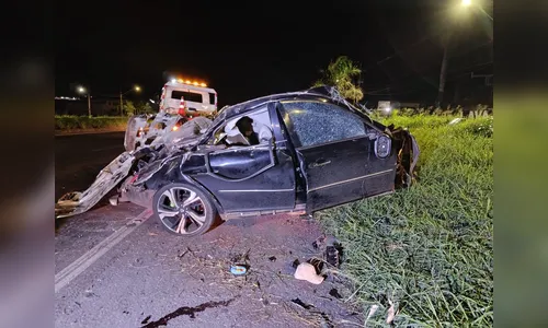 Homem morre após perder controle de carro e bater em árvore em Sarandi