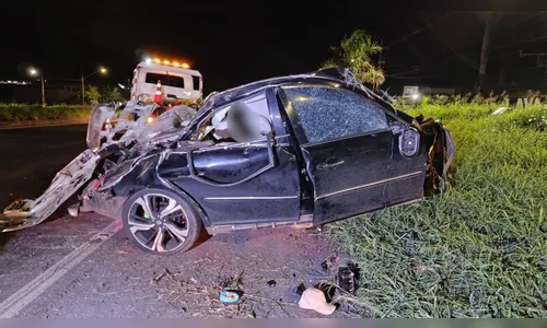 Homem morre após perder controle de carro e bater em árvore em Sarandi