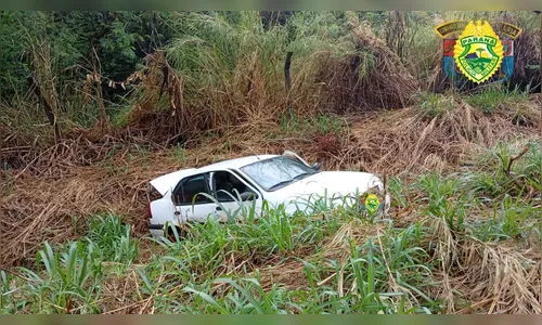 Jovem de 23 anos fica ferido após carro sair da pista na PR-170
