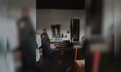 Homem em situação de rua é flagrado morando em sepultura com móveis