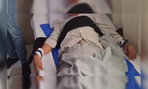 Idosos são resgatados amarrados em camas de asilo clandestino