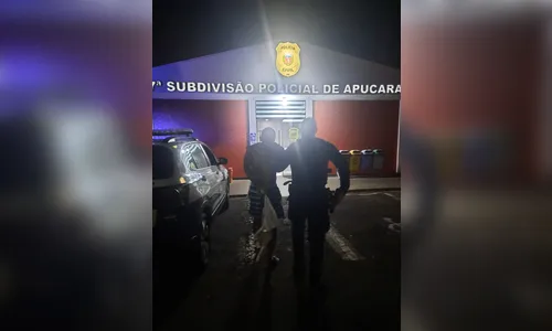 Ex com medida protetiva persegue mulher e vai preso em Apucarana