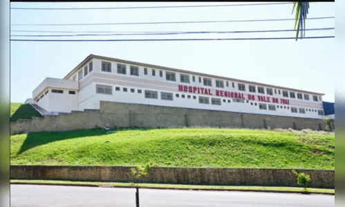 Homem em surto é contido pela PM após fugir de hospital em Jandaia