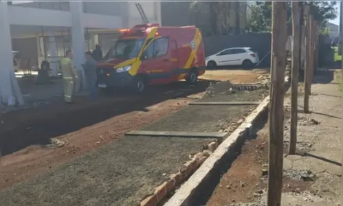 Muro desaba e soterra parcialmente trabalhador em obra em Cambé