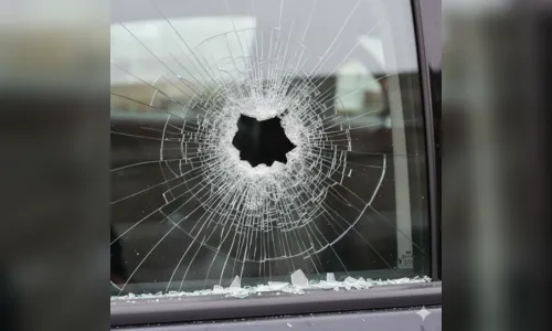 Homem tem celular furtado após carro ser arrombado em Apucarana