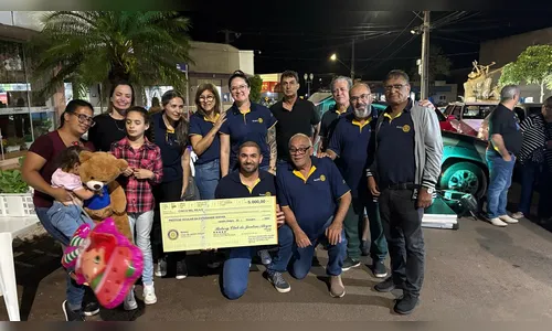 Rotary viabiliza prótese ocular e distribui mudas de crotalária