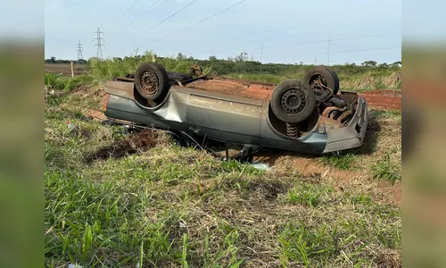 Motorista capota VW Saveiro na BR-369 entre Apucarana e Arapongas