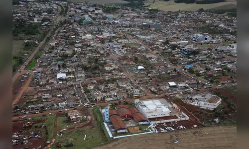 Bombeiros de Apucarana estão de prontidão para apoiar cidade atingida por tornado