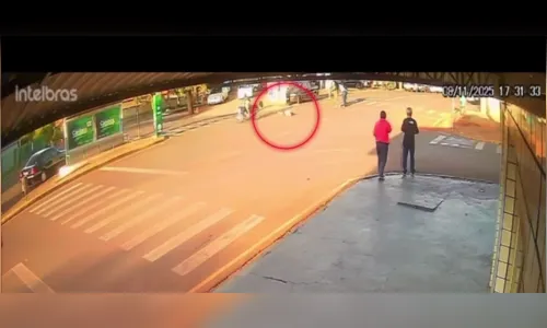 Vídeo: Moto em alta velocidade atropela criança na faixa em Cambira