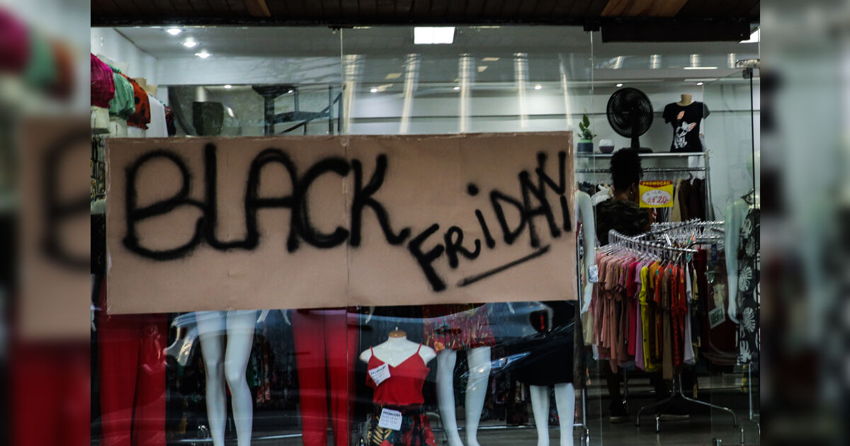 Procon-PR orienta consumidores para não cair em golpes na Black Friday