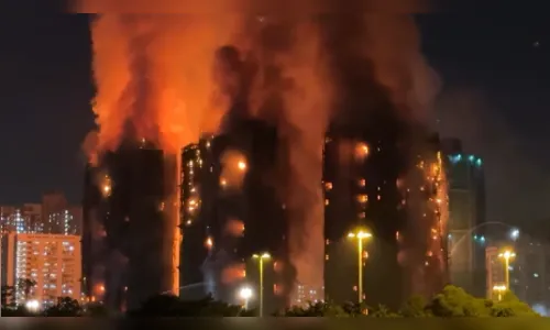 Sobe para 36 o número de mortos após incêndio em prédio em Hong Kong