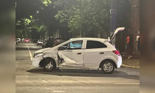 Colisão entre Ônix e Santa Fé é registrada na Avenida Minas Gerais