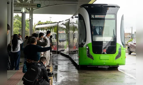 Saiba como foi a primeira viagem do bonde urbano do PR