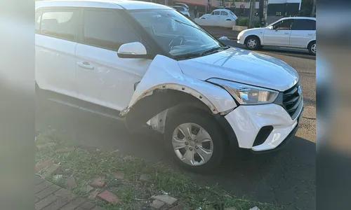 Motociclista fica ferida após colisão entre moto e carro em Apucarana