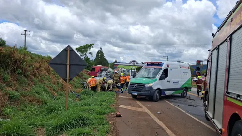 A colisão deixou dois feridos gravemente