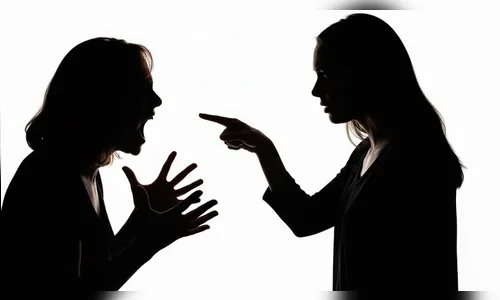 Discussão entre mulheres resulta em agressões e desacato à PM