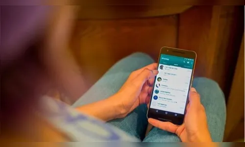 Idosa cai no golpe do 'falso filho' e vizinho perde quase R$ 5 mil