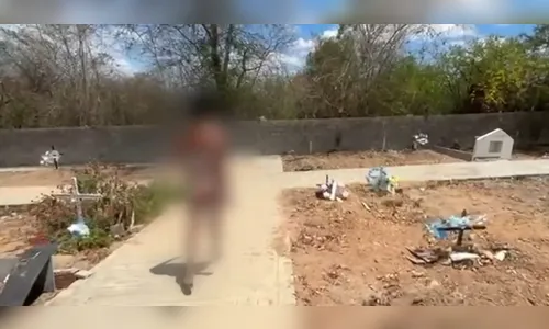 Mulher vai a encontro com coveiro e acaba enterrada viva em cemitério