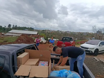 Anderson Namba, de Apucarana, levou doações a Rio Bonito do Iguaçu