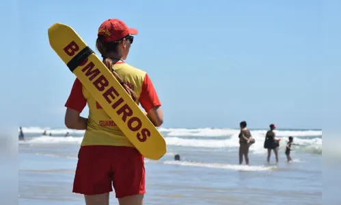 Mulher é arrastada pela correnteza e desaparece no mar em Matinhos