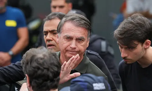 Moraes autoriza visita de Michelle a Bolsonaro na Polícia Federal